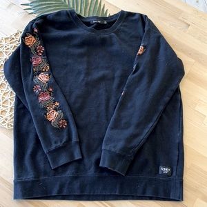 Obey No9 Black oversized Rose embroidery sweatshirt crewneck size Medium New